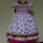 vestido de bebe vermelho moranguinho